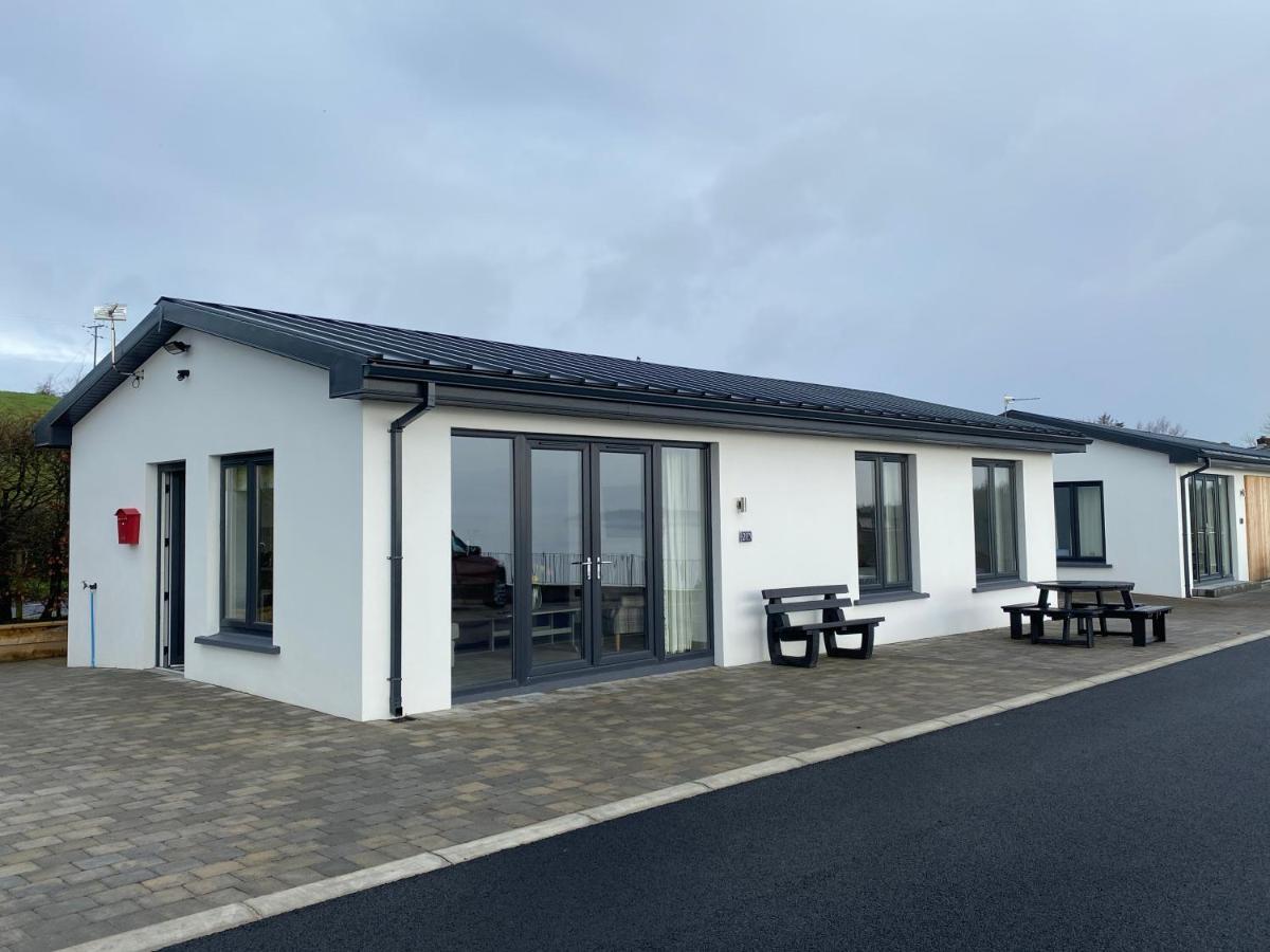 Tullybay Holiday Lodges 恩尼斯基林 外观 照片