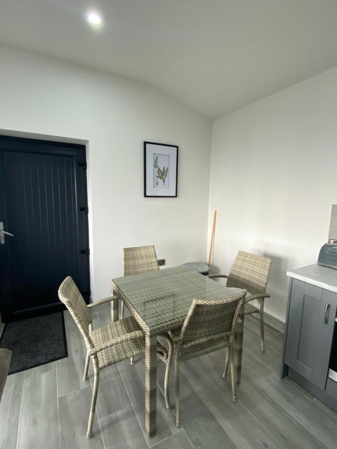 Tullybay Holiday Lodges 恩尼斯基林 外观 照片