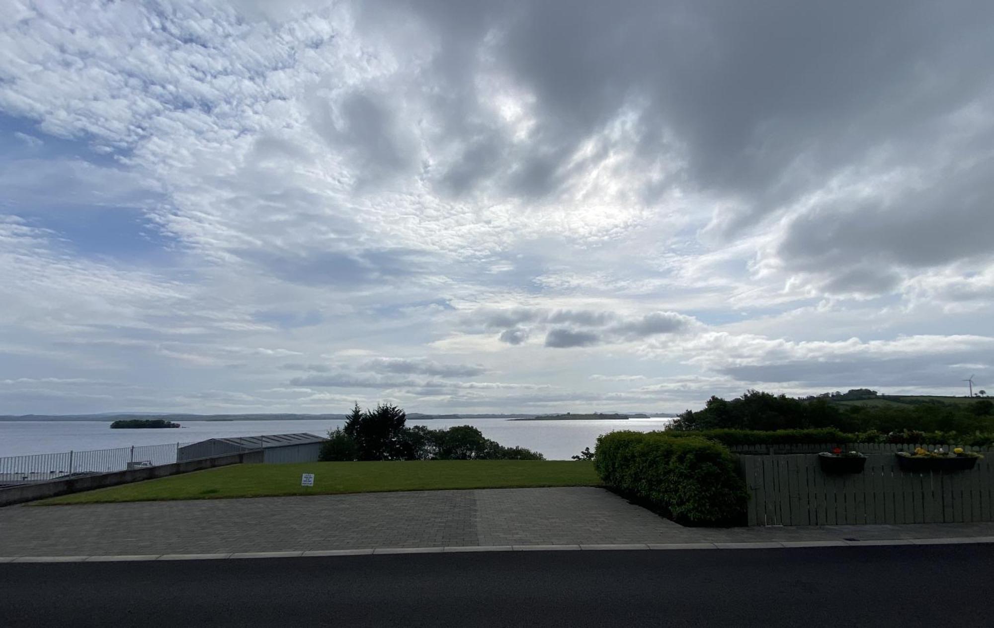 Tullybay Holiday Lodges 恩尼斯基林 外观 照片